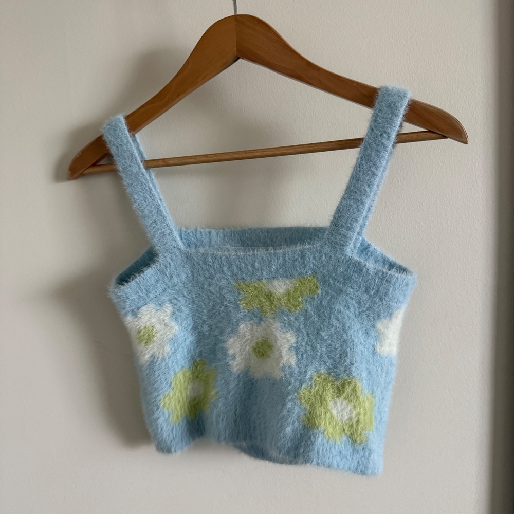 Kendall & Kylie Blue Fuzzy Floral Knit Crop‎ Top Camisole Small Baby Blue Floral - Picture 4 of 5